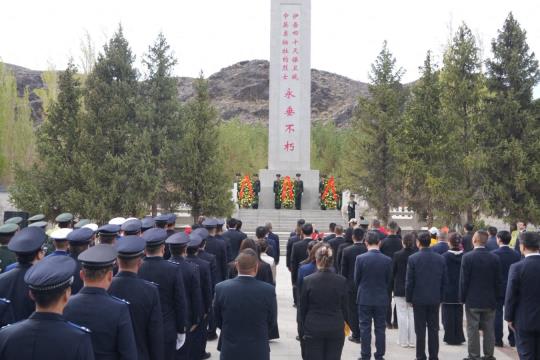 “热血铸魂 薪火相传”纪念伊吾四十天保卫战胜