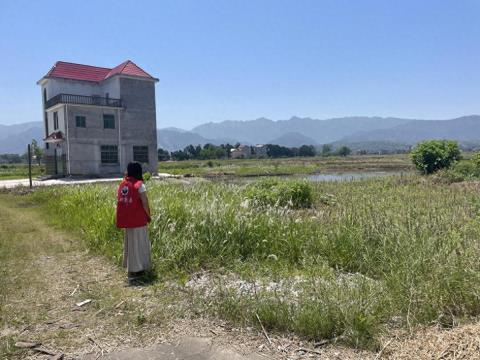 永新县：烟阁乡开展禁种铲毒踏查宣传活动