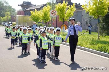 以爱之名，护你平安 —— 守护未成年人交通安全，营口公安交警时刻在线