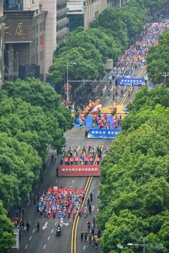 万人空巷！贵州民族团结大巡游来了