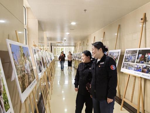 宁夏中卫市第四届全市职工书画摄影展举办