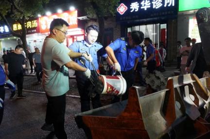 开启“夜间模式”！巢湖下足城市治理“绣花功”