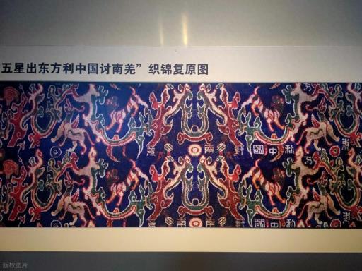 新疆和田游玩攻略​：手工地毯作坊与塔克拉玛干腹地的隐世对话