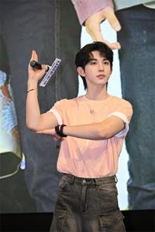 《永不失联的爱》路演 甘孜推出影票换门票活动
