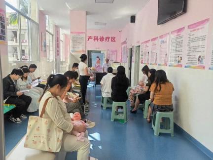 文山州妇幼保健院开展2025年“全国母乳喂养宣传日”活动