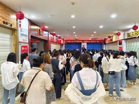 湖北荆门：消防“行消联勤”走进地下商业街开展消防安全培训活动