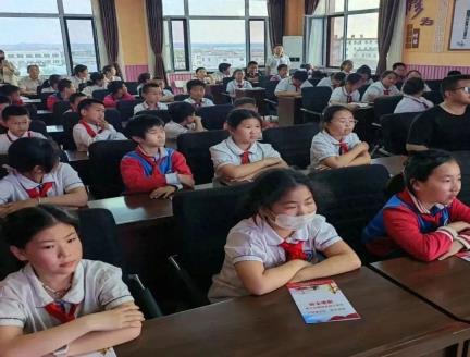【瓦房店市】守护少年的你 红沿河司法所开展送法进校园活动