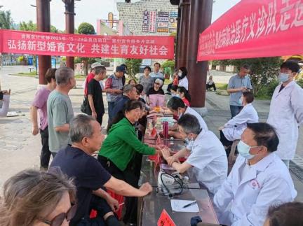 健康服务送到家门口！资阳区开展宣传义诊活动