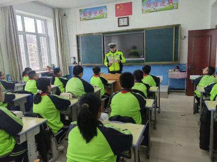 【交管动态】四平交警开展六一儿童节中小学生交通安全宣传活动
