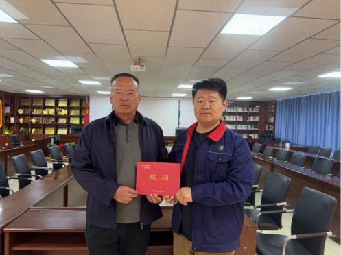 情系劳模暖人心 凝心聚力促发展 —— 康立安装公司开展节日慰问活动