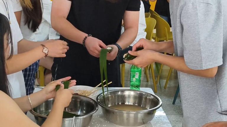 粽享幸福，共度端午——我校举办“粽香传情·手作端午”活动