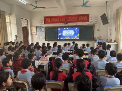 广西宁明县开展校园普法活动 护航青少年健康成长