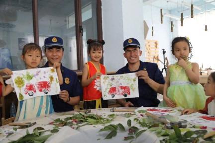 新疆阿克苏消防开展特色活动护航儿童安全成长