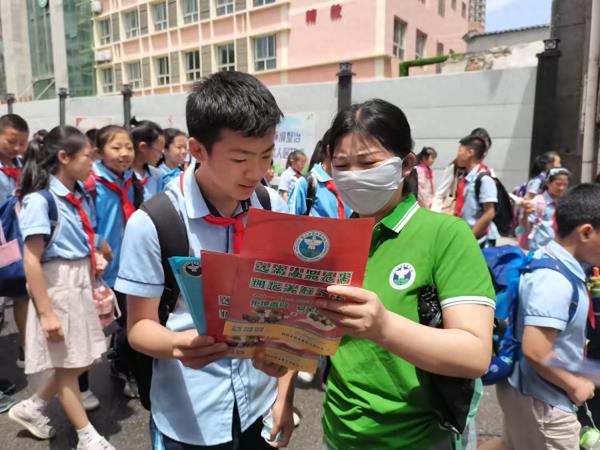 忆虎门销烟，扬禁毒精神——铜川公安印台分局城关派出所在辖区开展禁毒宣传活动