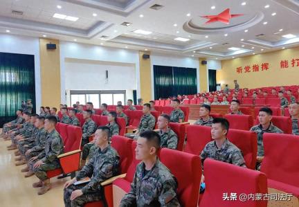 乌海市法律援助中心深入开展“送法进军营”活动
