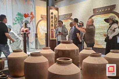 自贡市微型小说学会开展采风活动