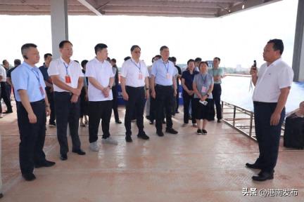 自治区人大代表以及部分贵港市人大代表到港南区开展人大代表年中专题调研活动