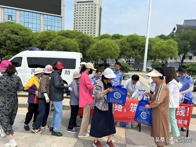 延吉市救助管理站开展救助管理机构开放日宣传活动