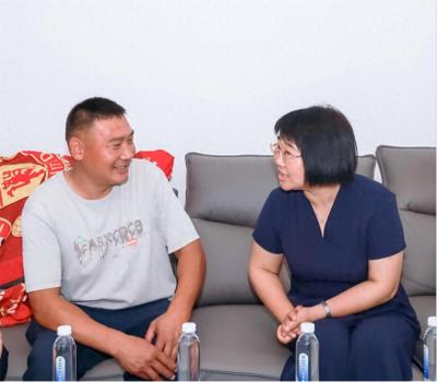 宿迁市直交通运输系统开展“七一”慰问困难党员活动