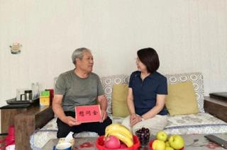 法徽映初心 关怀传党情——甘肃省酒泉中院开展“七一”走访慰问老党员活动