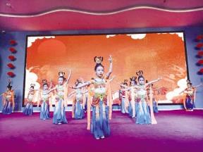 酒泉市春光路幼儿园：举办大班幼儿成长纪念活动