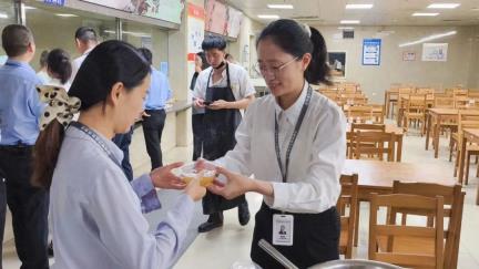 娘家人暖“新”丨宁德万达商圈妇联“夏日送清凉”活动暖人心