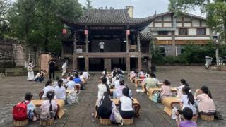 「雅安」“遇见非遗·芦山花灯”研学活动走进芦山