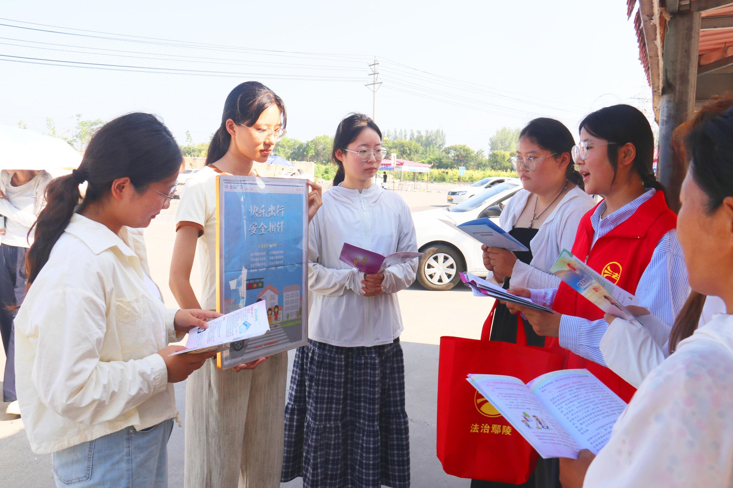 ​河南鄢陵县司法局联合县交通局深入驾校开展普法活动
