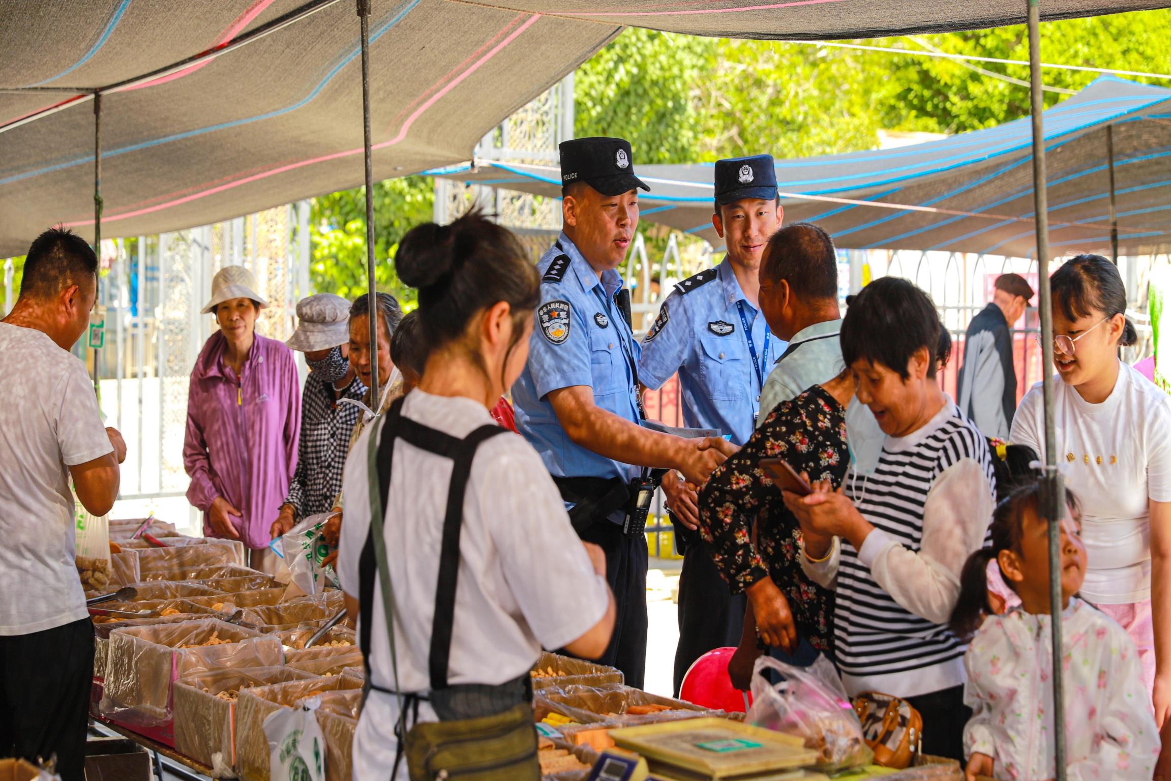 ​新疆哈密：戍边民警深入基层开展普法宣传活动