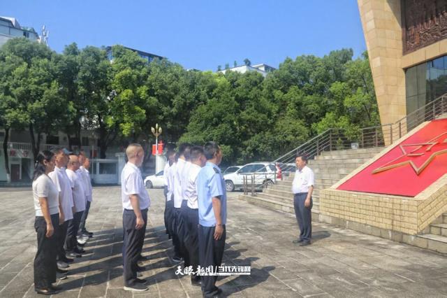 传承红色基因   凝聚奋进力量一一铜仁市市场监管局开展“八一”建军节主题活动
