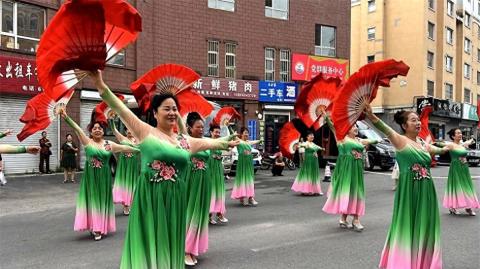 通化市二道江区开展送喜报活动
