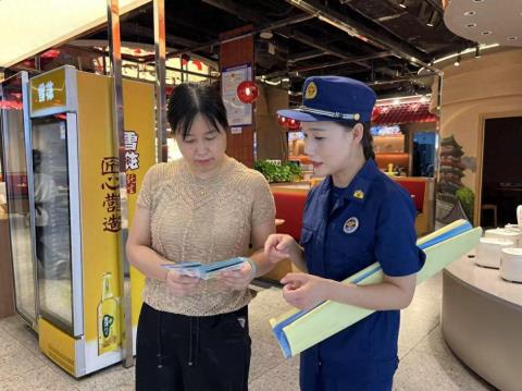 湖北潜江：深入辖区餐饮场所开展消防宣传活动