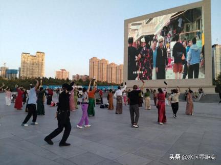 乌鲁木齐市水磨沟区——水磨沟区“一起唱来一起舞”活动再启幕 周末共谱团结新篇