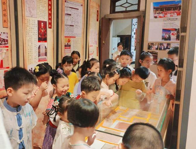 潮州市湘桥区举办“感悟侨批中的家风家教”主题活动