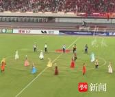 文旅局长登场领舞！跨越千里的致谢，“苏疆情谊”在苏超赛场上起舞