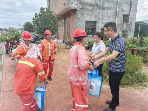江华公路建设养护中心：开展“工会送清凉、防暑保安康”活动