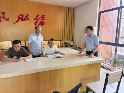 仙桃农商行彭场支行开展第三代社保卡服务进村营销活动