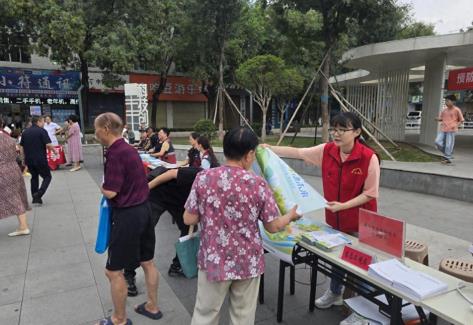 咸阳市生态环境局兴平分局开展第九次残疾预防日宣传教育活动