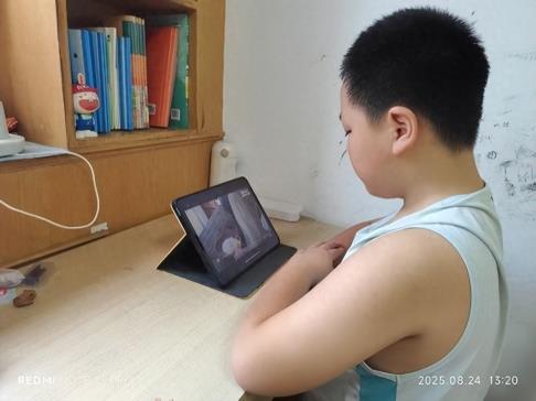 沙区台山小学关工委“谈七夕文化民俗 投针验巧做巧果”实践活动