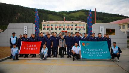 联学共建丨奇乾中队联合内蒙古商贸职业学院艺术设计系“启智润心”暑期社会实践团队开展