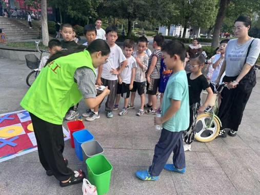 黎明社区开展“少年儿童心向党，牵手护航伴成长”活动