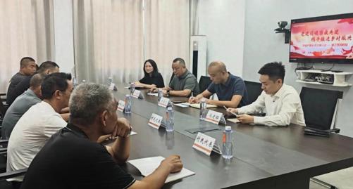 平安产险潜江中心支公司与吕垸村开展＂党建共建＂活动 助力乡村振兴