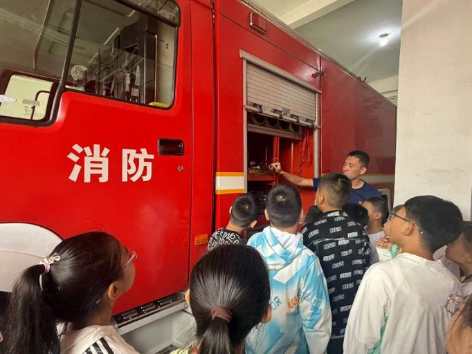 “消防站开放日”活动→迎来榆次羊毫街小学30余名学生