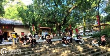 “踏上这片土地如同归家”，两岸艺术家在广西河池共绘融合新画卷