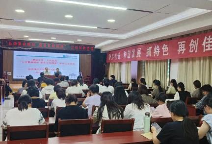 聊城市第二人民医院走进校园开展“健康送校园，暖心教师节”主题宣教活动