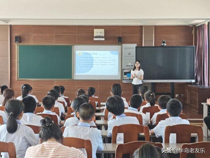 辽宁对外经贸学院青年志愿者赴庄河开展公益支教活动