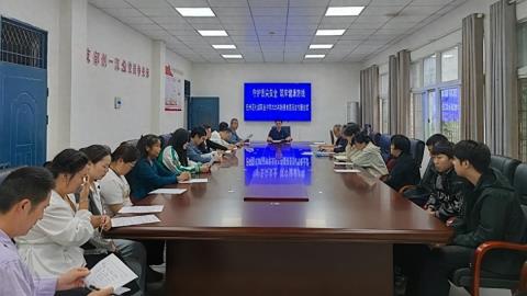 巴州区化成职中举办“食堂开放日”活动