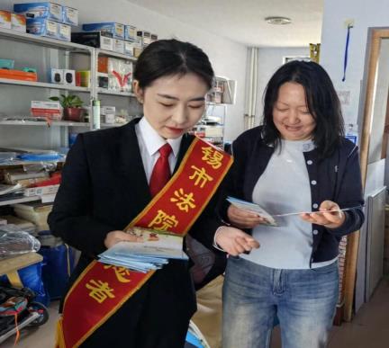 锡林浩特市人民法院开展民族团结进步活动月宣传活动