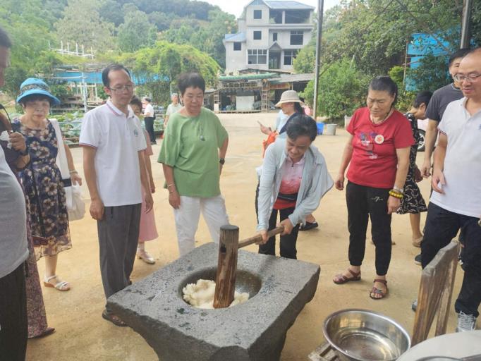 龙台山生态园青红酒非遗传承活动：千年酒香焕新彩