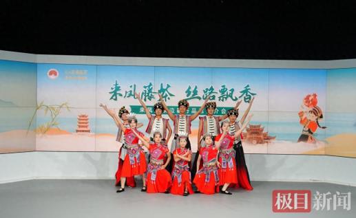天山脚下藤茶香，鄂疆情谊似酒醇！来凤藤茶边疆行活动正式启动
